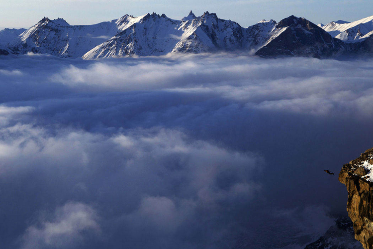 "Arctic Leap", zwycięzca kategorii "Man in the Mountain"; fot. Krystle Wright